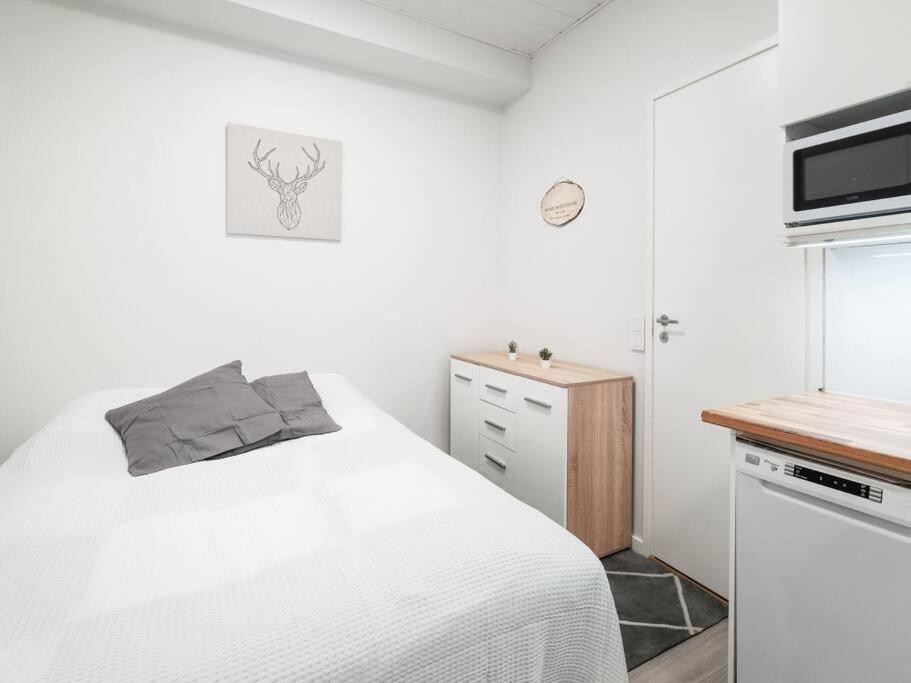 Cozy Roomy Studio Flat Next To Tram Stop @ Kallio Helsinki Exterior photo